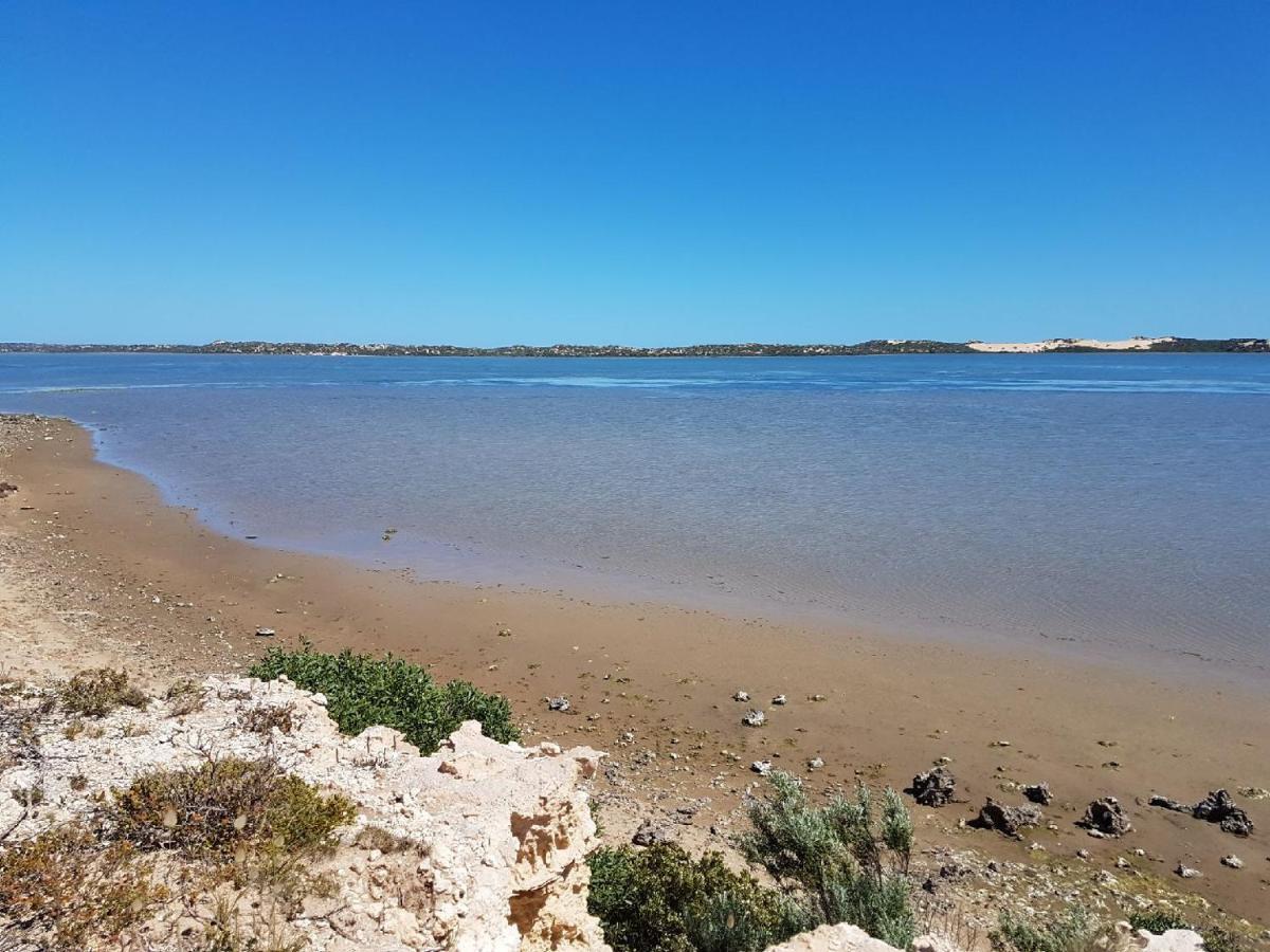 Coorong Cabins Meningie Екстер'єр фото